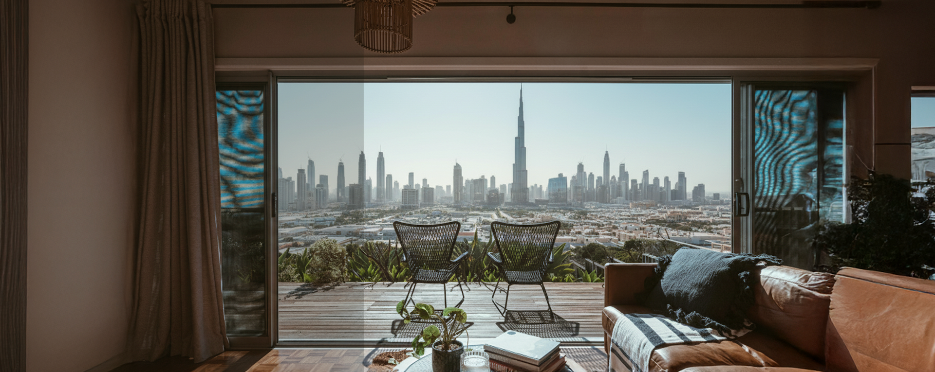 <p>Evin, Dünyaya Açılan Kapındır.<br></p>